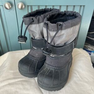 Columbia Black and Gray Waterproof Boots 7T toddler snow boot